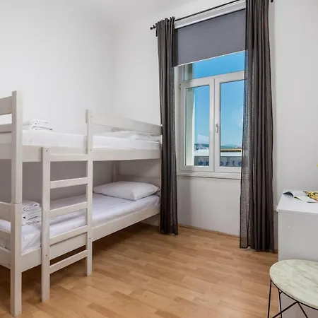 Step To The Sea Apartment *