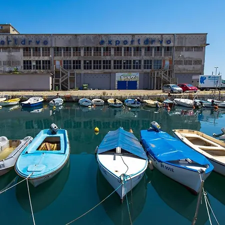 Step To The Sea Ριέκα